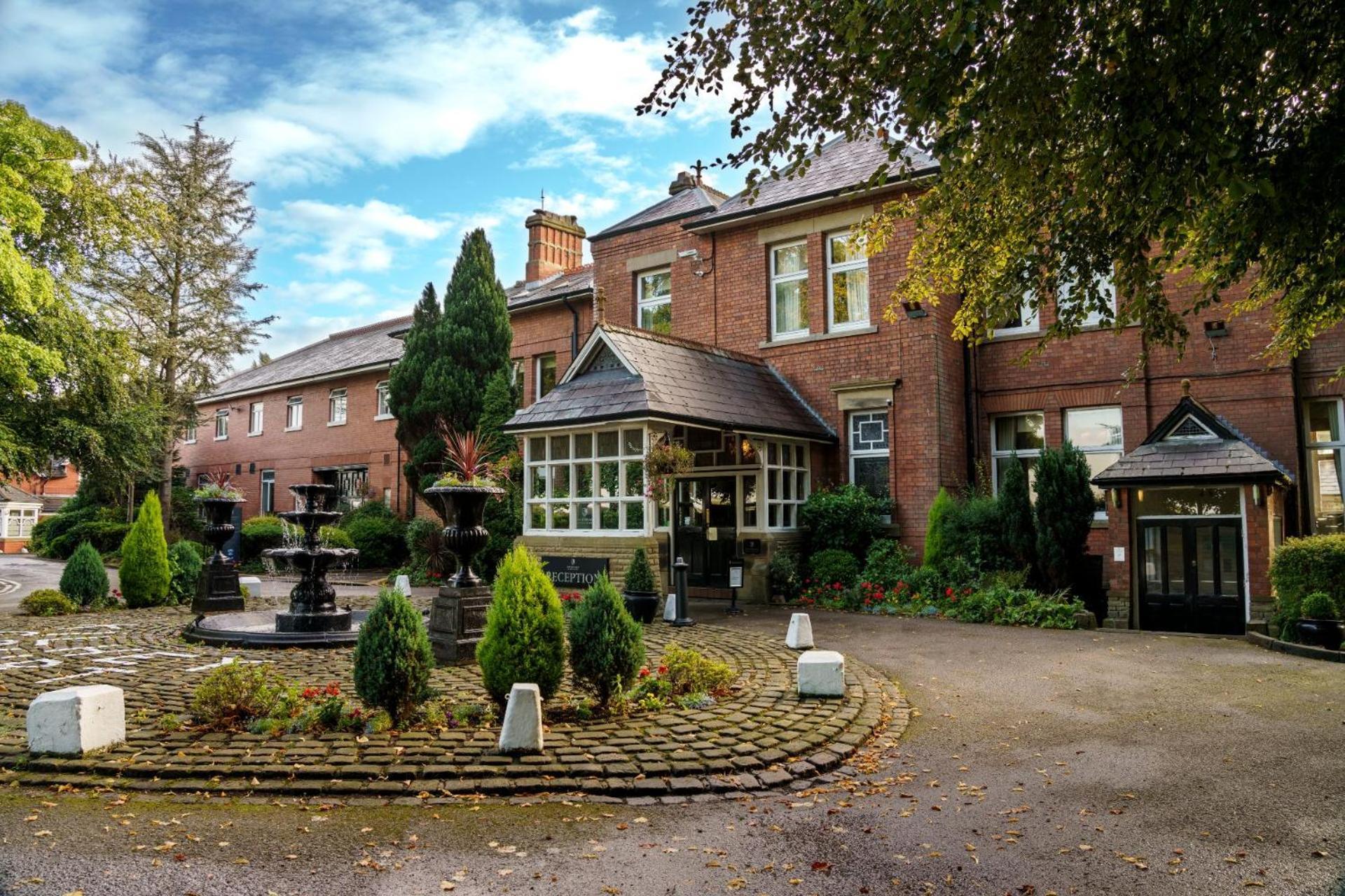 Macdonald Kilhey Court Hotel Wigan Exterior foto